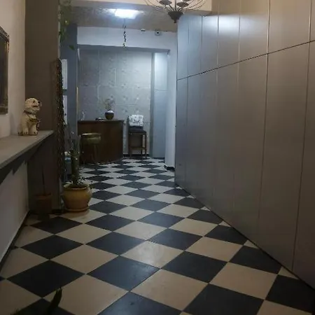 Cleopatra Apartment *